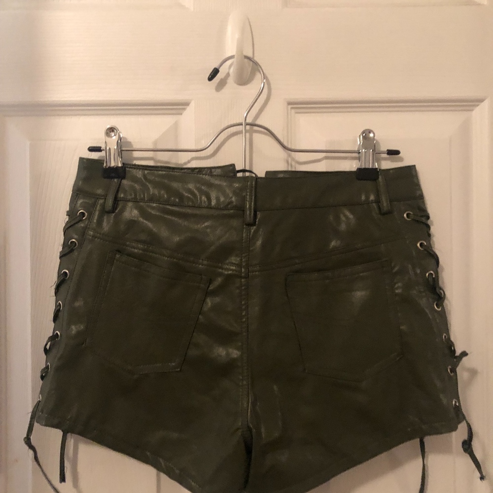 Faux Leather Shorts LF - Picture 3 of 3